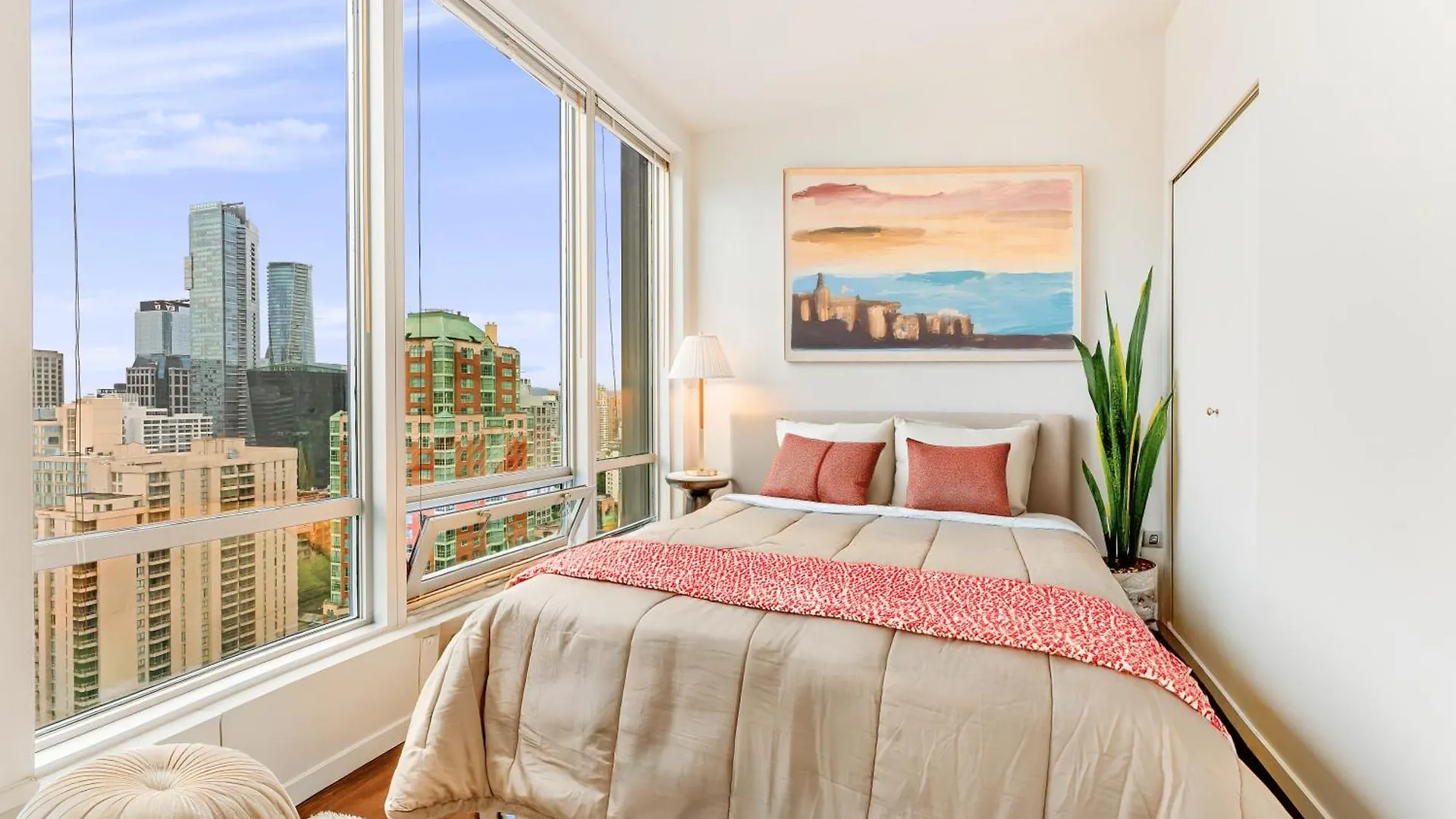 Luxury 2 Bedroom Apartment - Downtown Living With Stunning City And Mountain Views Vancouver 0*,  Canada
